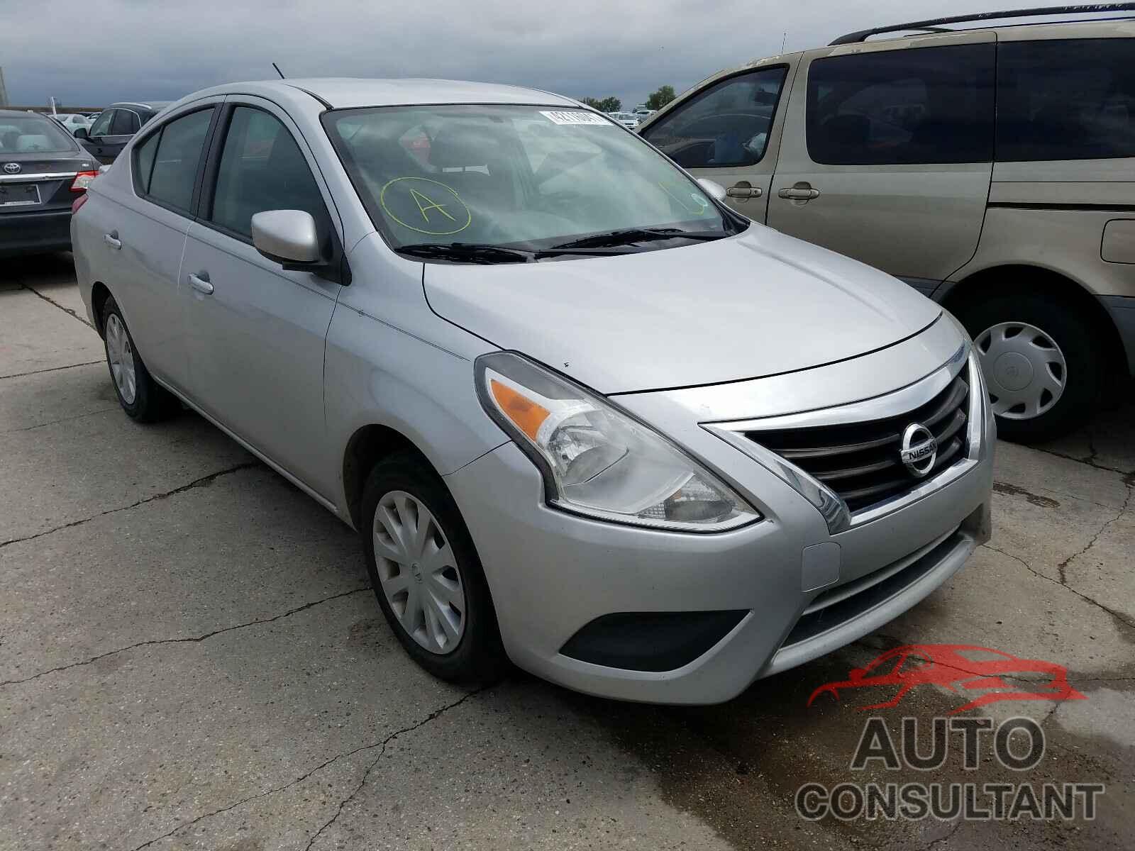 NISSAN VERSA 2018 - 3N1CN7AP9JK401868