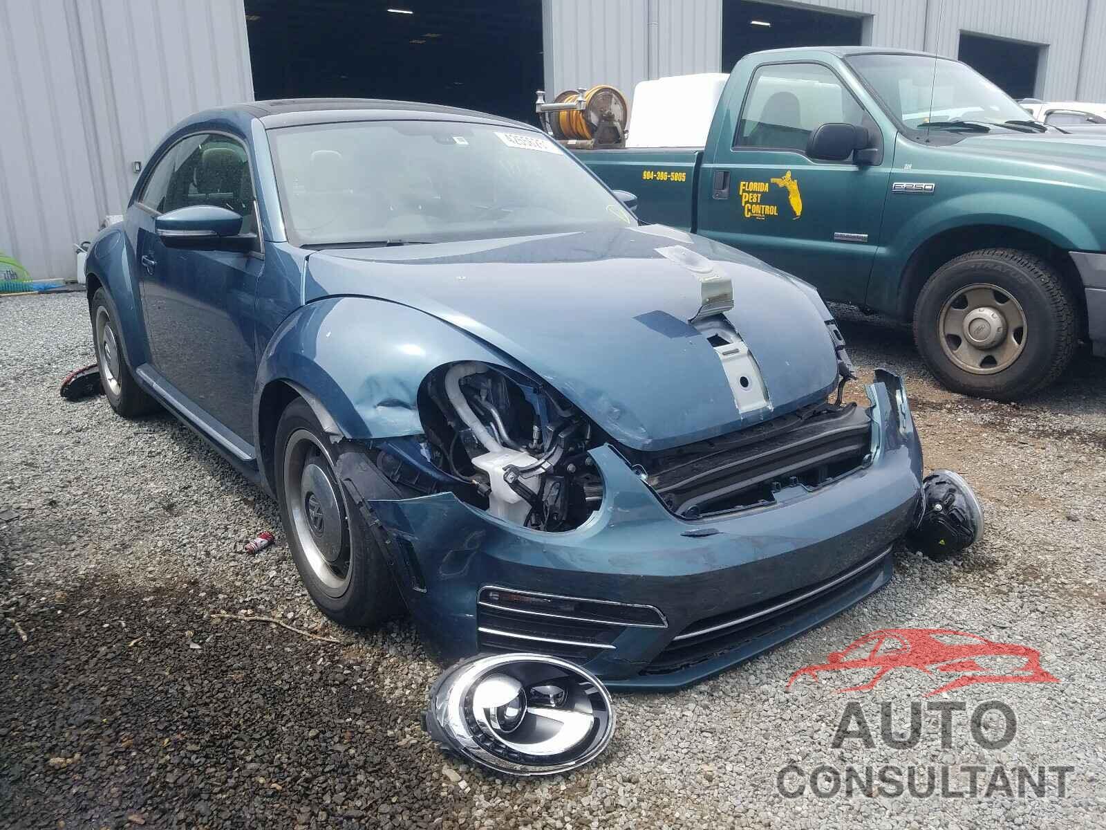 VOLKSWAGEN BEETLE 2018 - 3VWFD7AT9JM704208