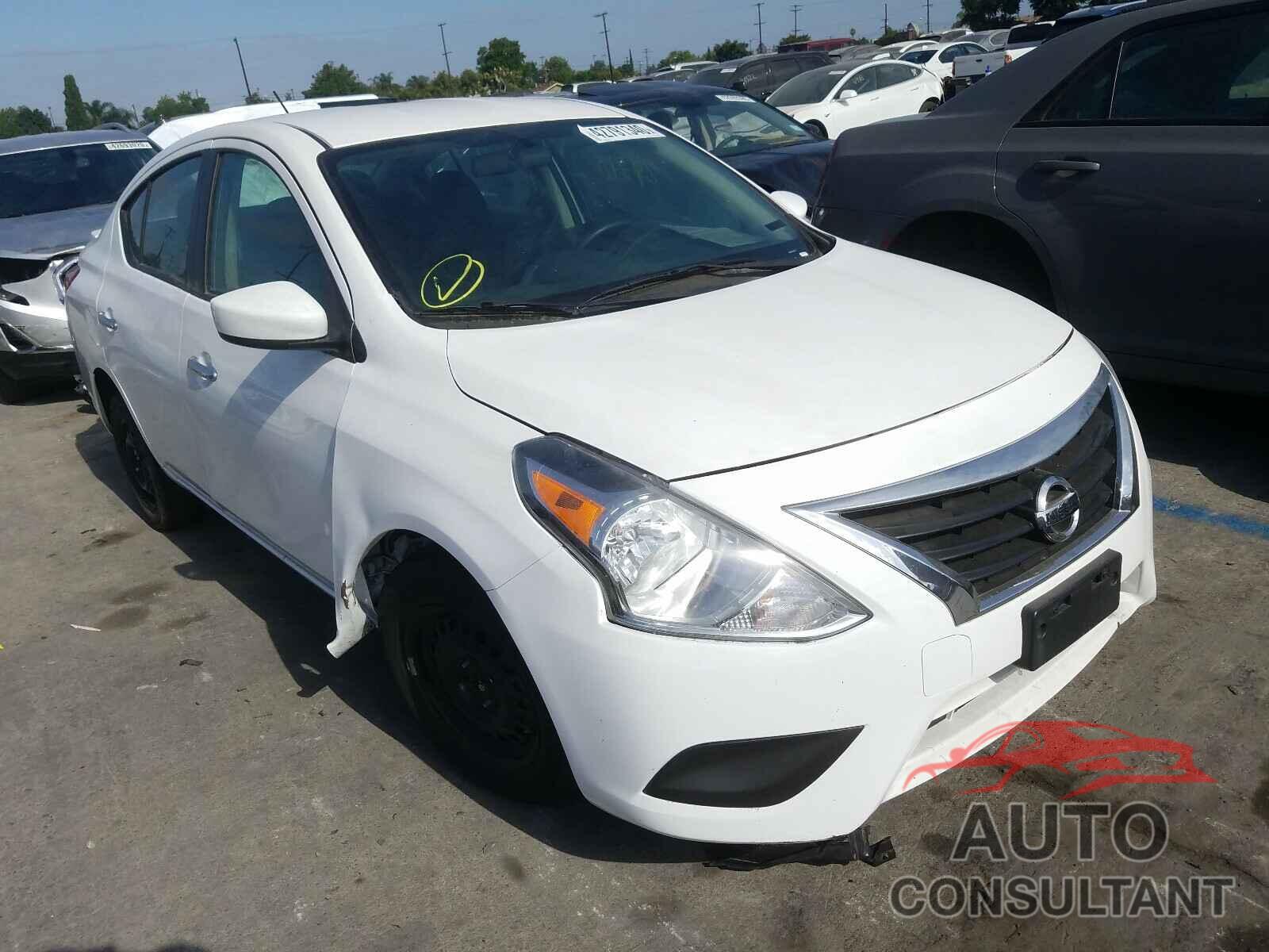NISSAN VERSA 2019 - 3N1CN7AP1KL868133