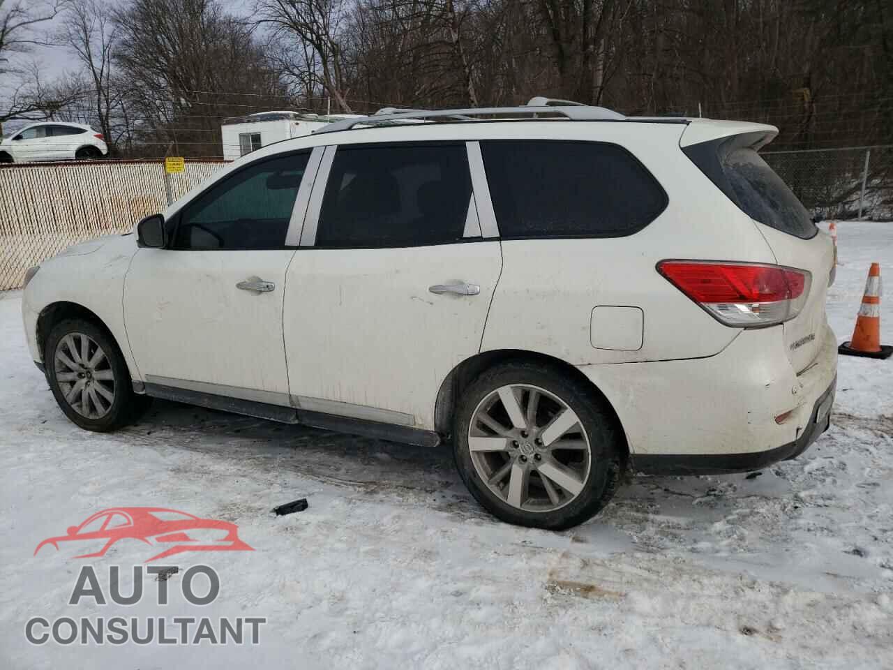 NISSAN PATHFINDER 2013 - 5N1AR2MM1DC672538