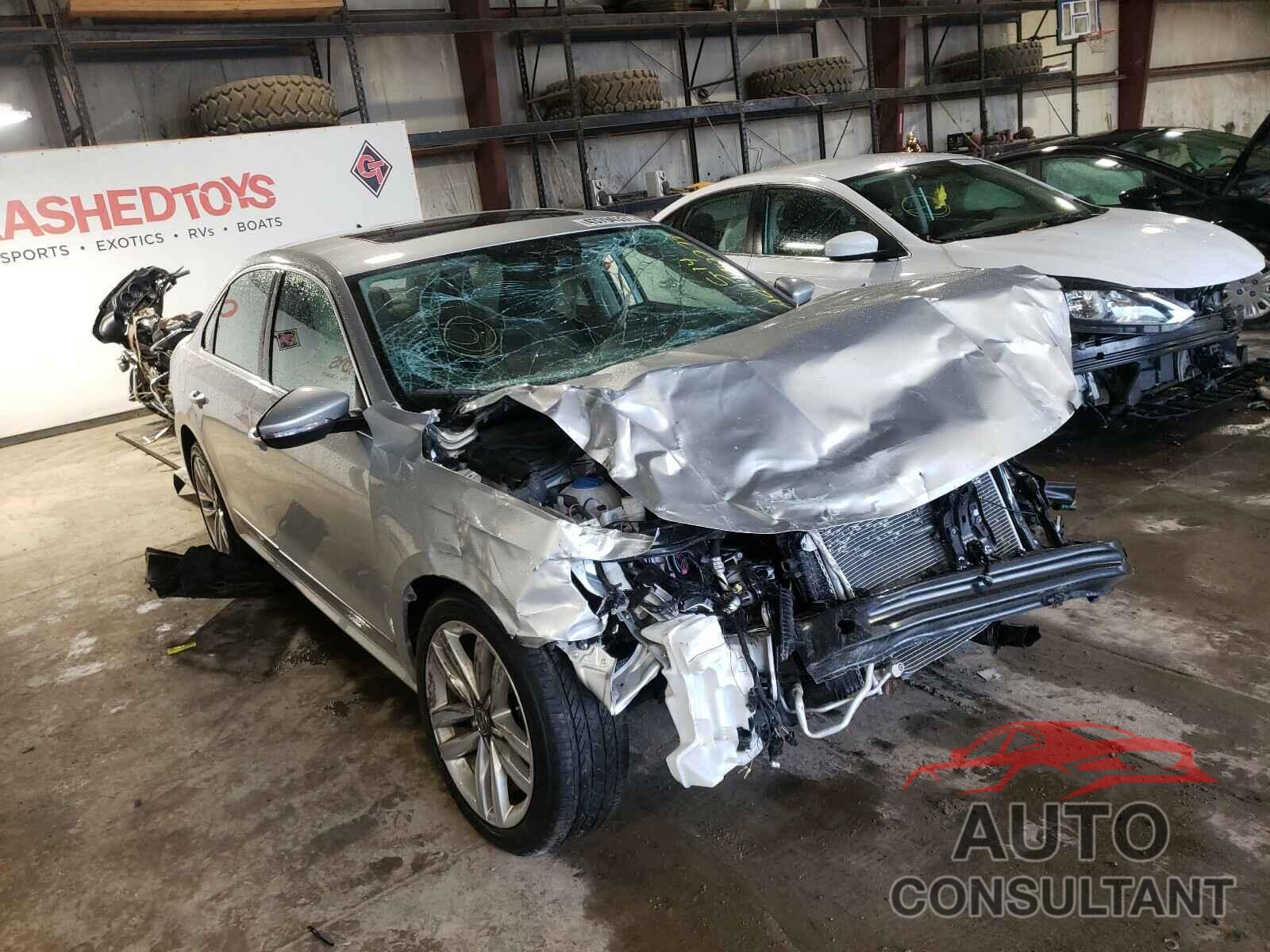 VOLKSWAGEN PASSAT 2017 - 1VWGT7A30HC072279