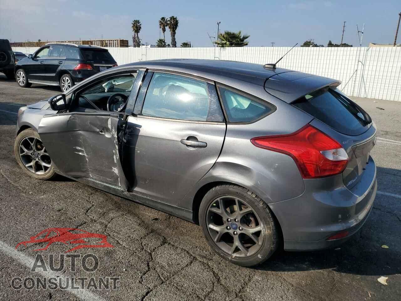 FORD FOCUS 2014 - 1FADP3K2XEL165028