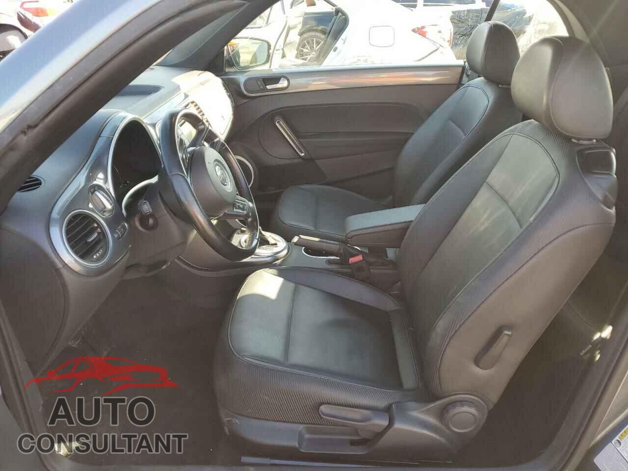 VOLKSWAGEN BEETLE 2017 - 3VW517AT4HM802836