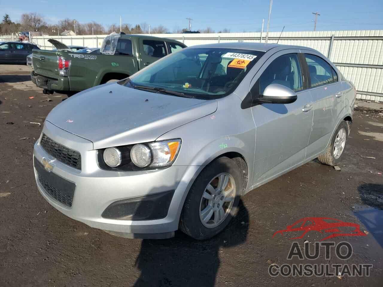CHEVROLET SONIC 2015 - 1G1JC5SH9F4148928