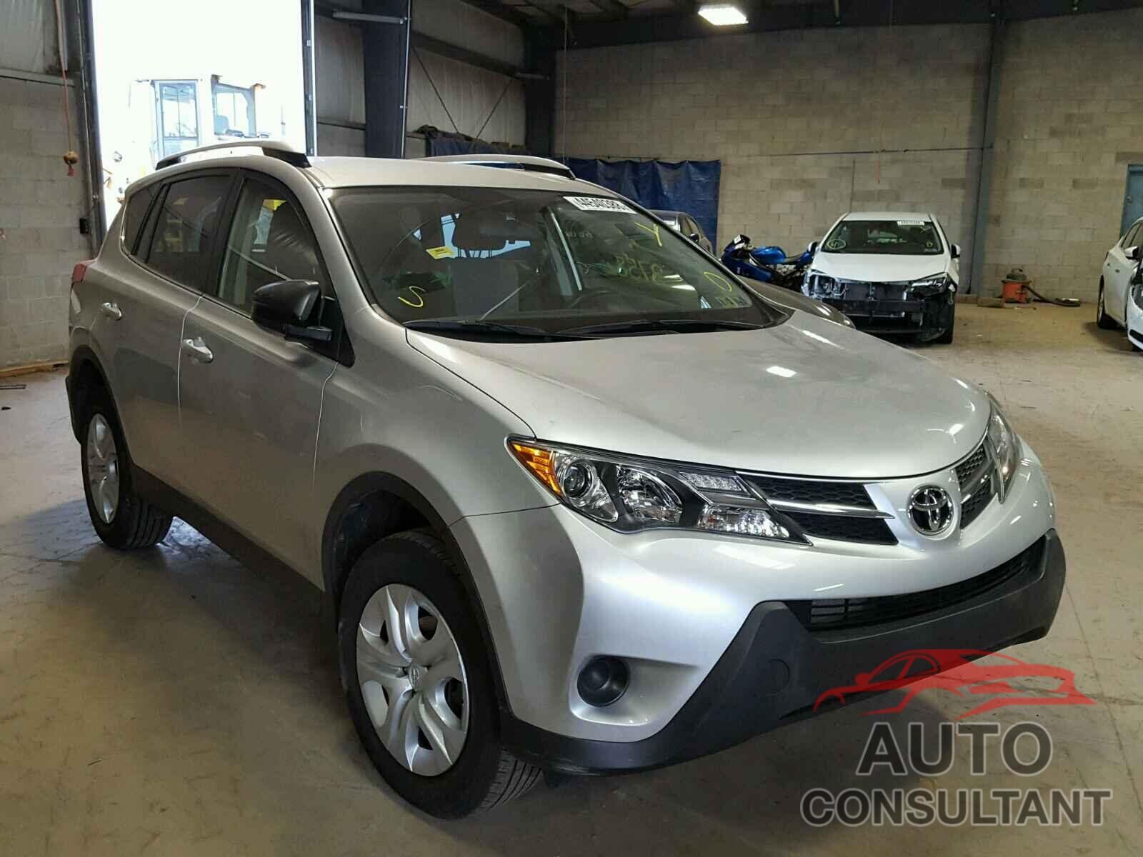 TOYOTA RAV4 LE 2015 - JTMBFREV1FJ035309