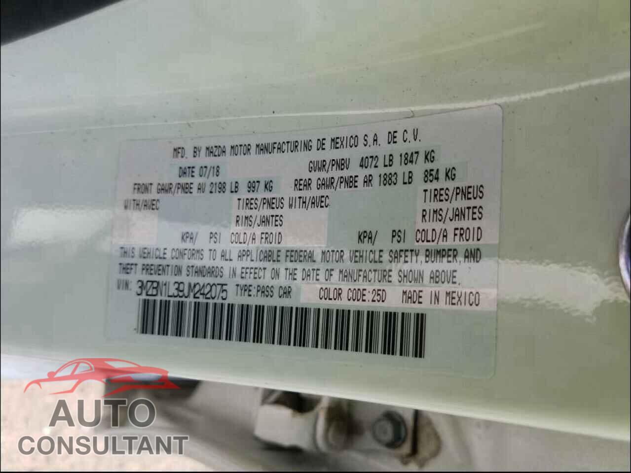MAZDA 3 2018 - 3MZBN1L39JM242075