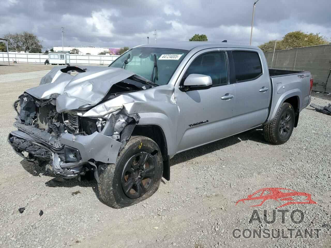 TOYOTA TACOMA 2018 - 3TMAZ5CN8JM077308
