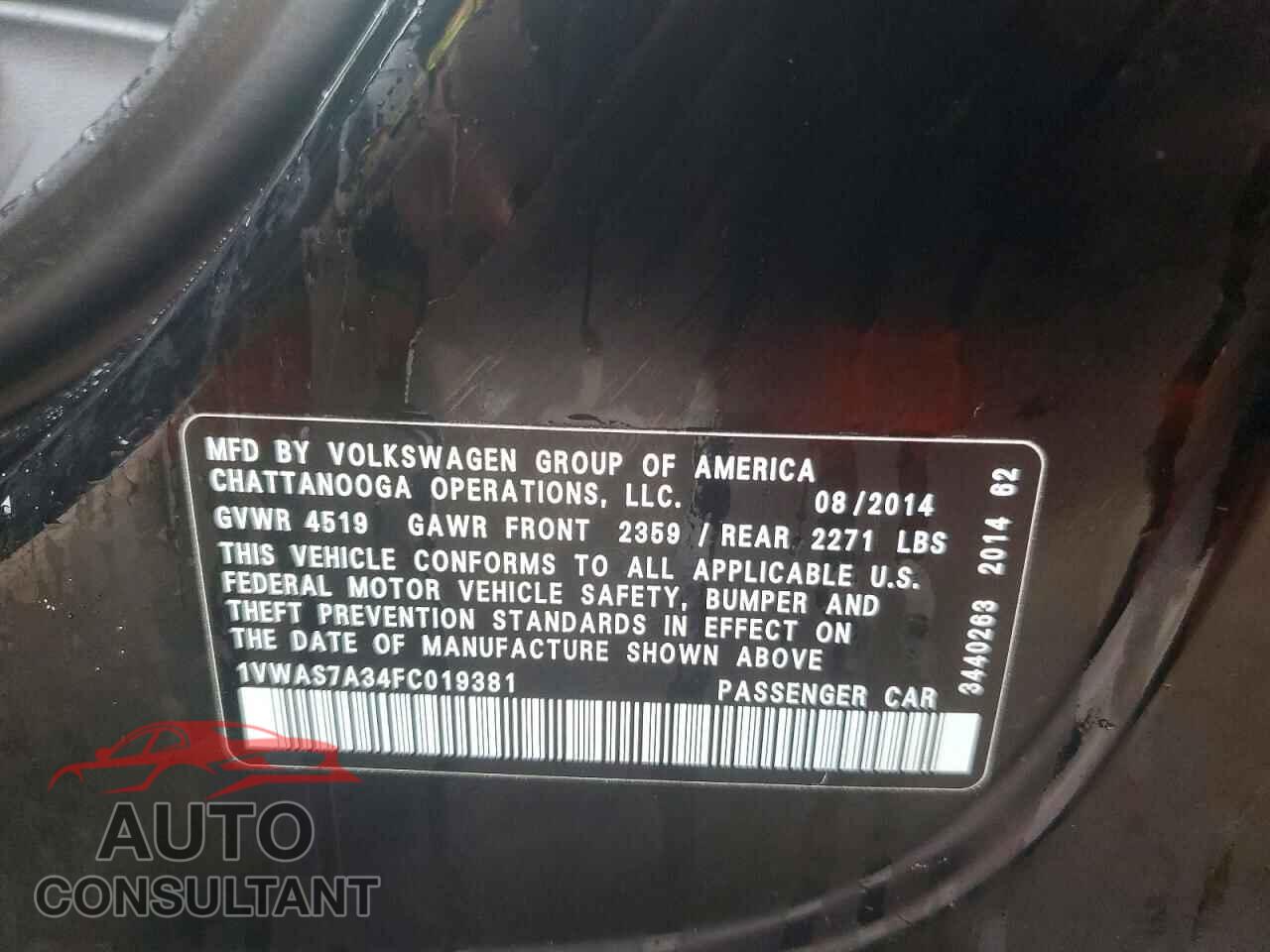 VOLKSWAGEN PASSAT 2015 - 1VWAS7A34FC019381