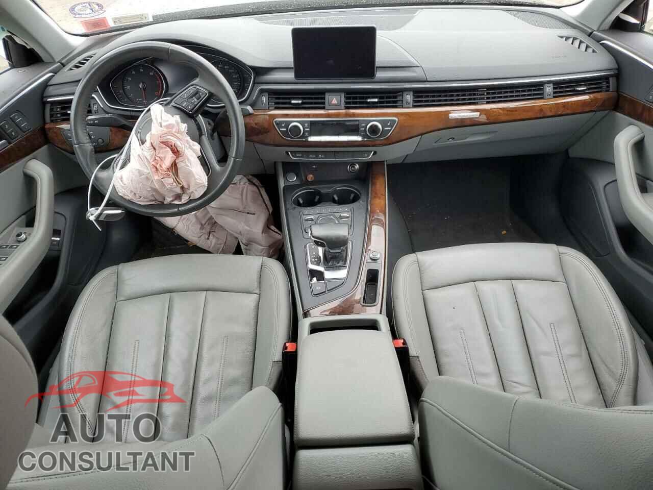 AUDI A4 2019 - WAUDNAF46KA118776