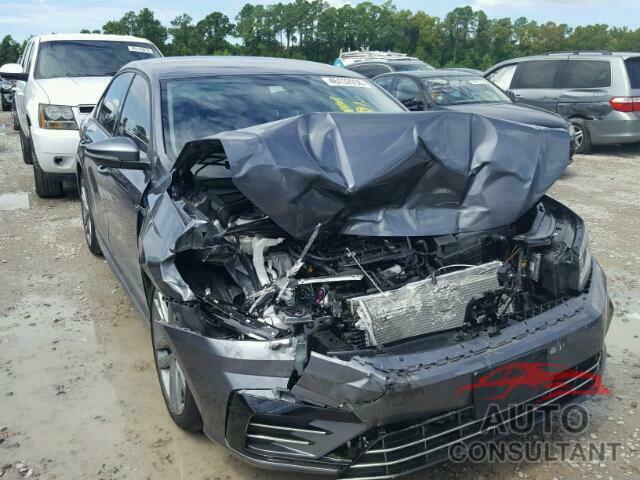 VOLKSWAGEN PASSAT 2018 - 1VWAA7A38JC004104