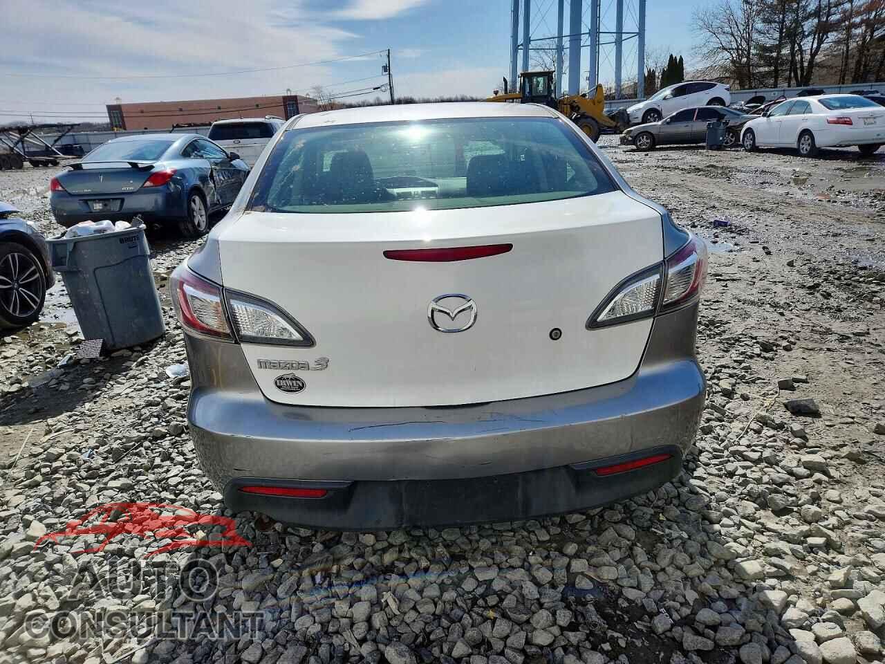 MAZDA 3 2011 - JM1BL1UG7B1372347