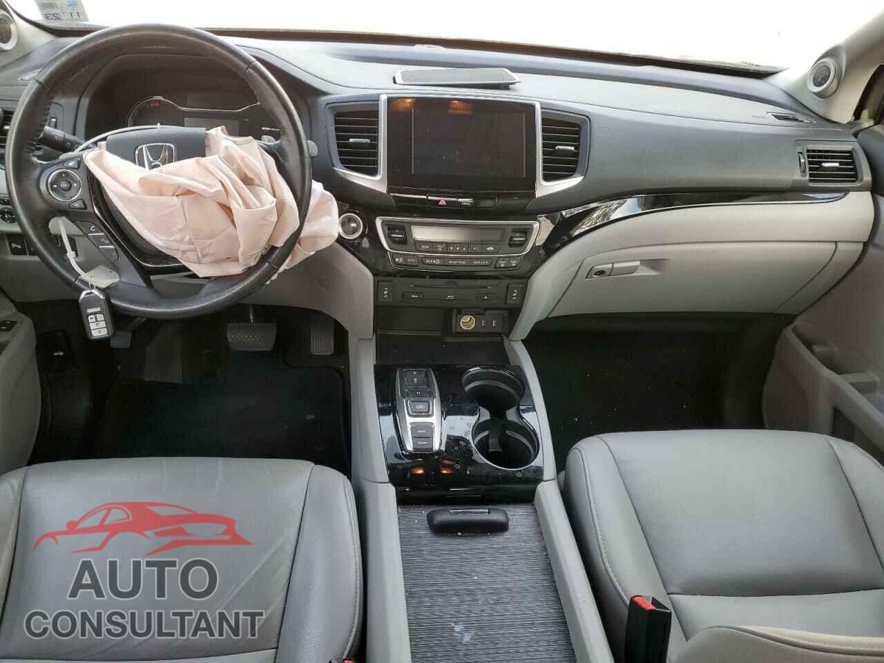 HONDA PILOT 2017 - 5FNYF5H96HB007145