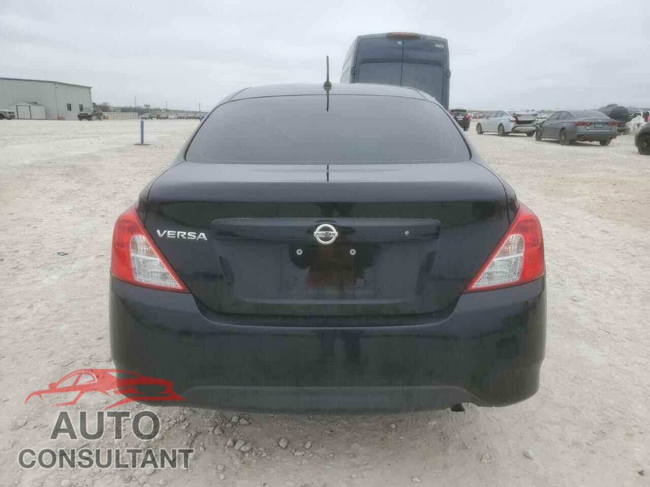 NISSAN VERSA 2015 - 3N1CN7AP3FL800535