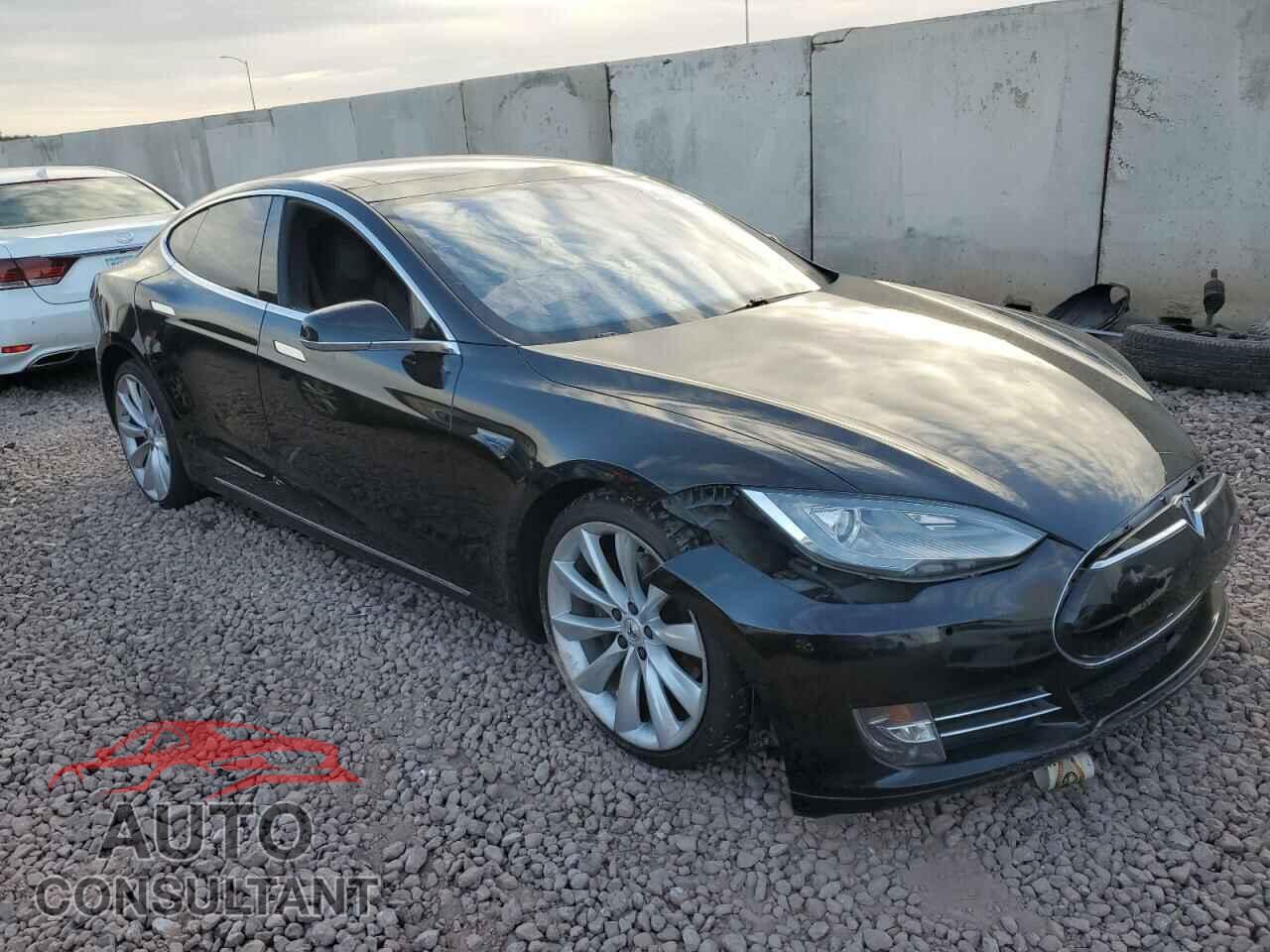 TESLA MODEL S 2015 - 5YJSA1E21FF111933