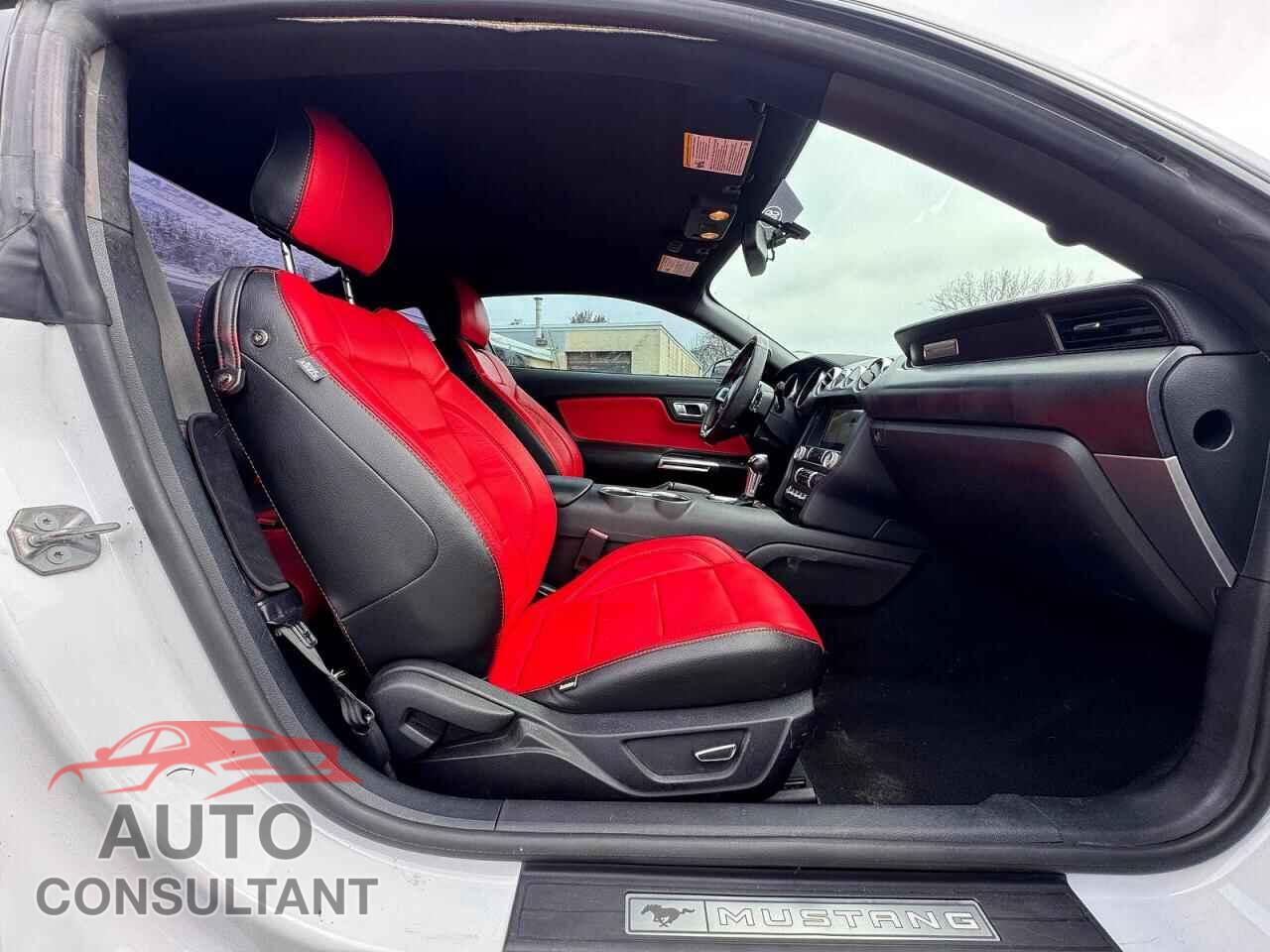 FORD MUSTANG 2019 - 1FA6P8CF5K5186389