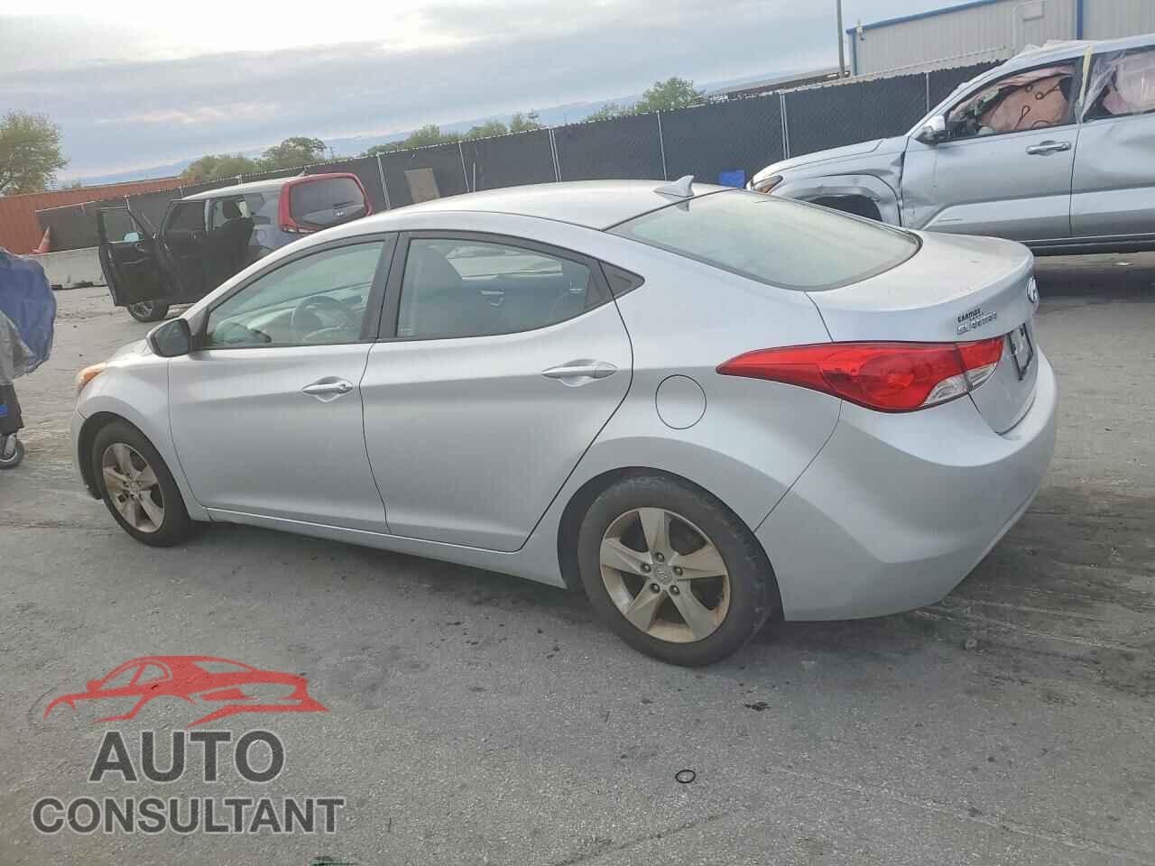 HYUNDAI ELANTRA 2013 - KMHDH4AE9DU879357
