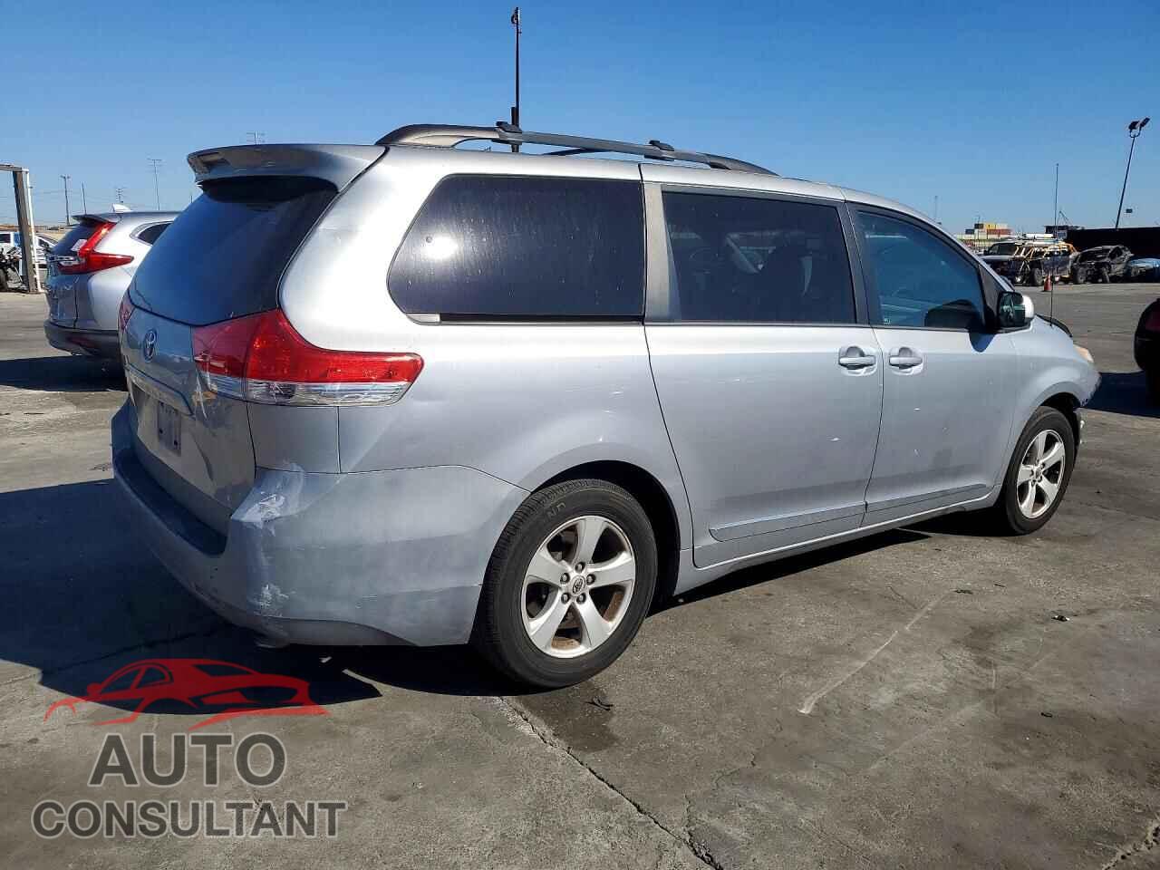 TOYOTA SIENNA 2013 - 5TDKK3DC8DS366171