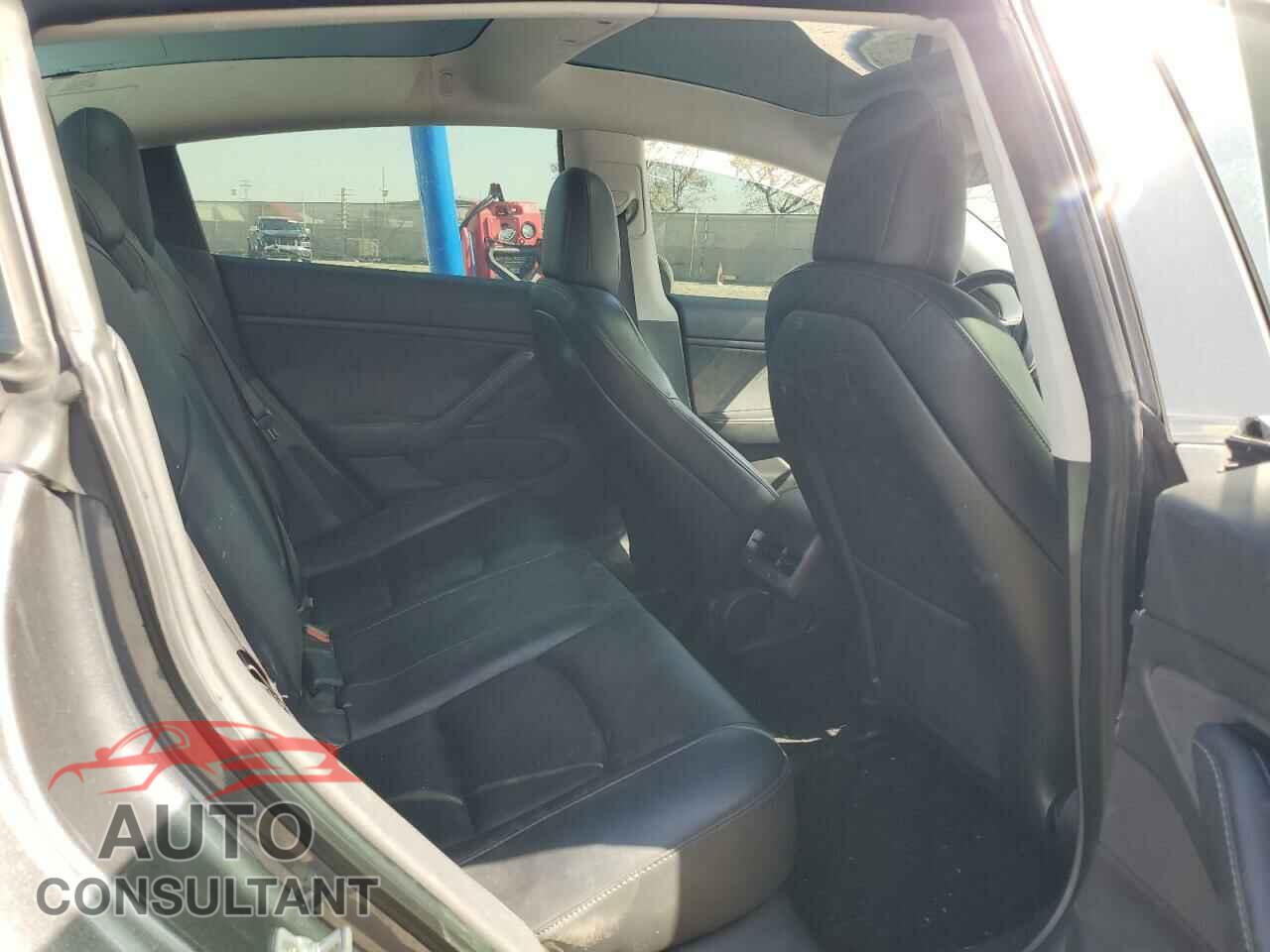 TESLA MODEL 3 2019 - 5YJ3E1EA6KF325682