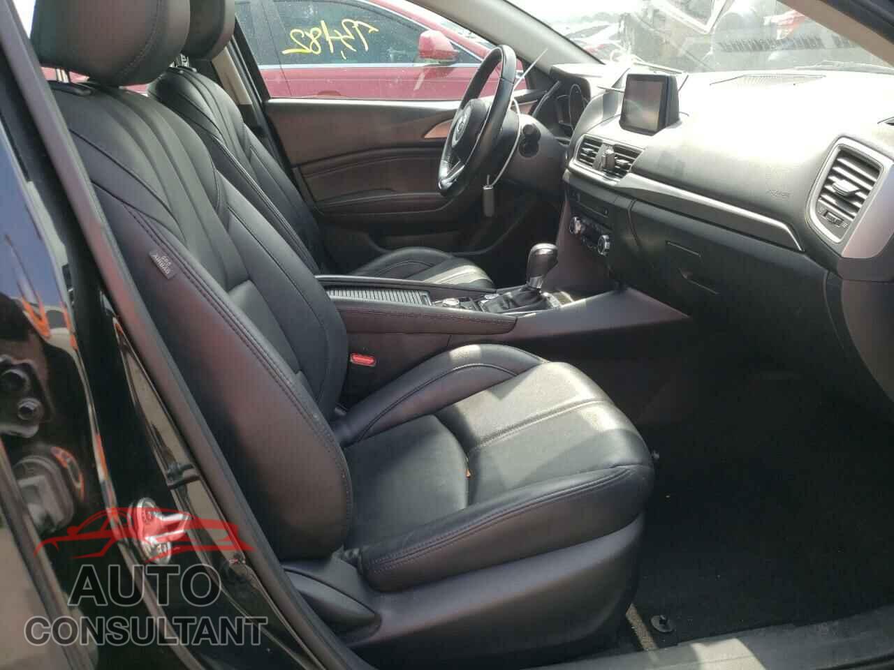 MAZDA 3 2018 - 3MZBN1L36JM182630