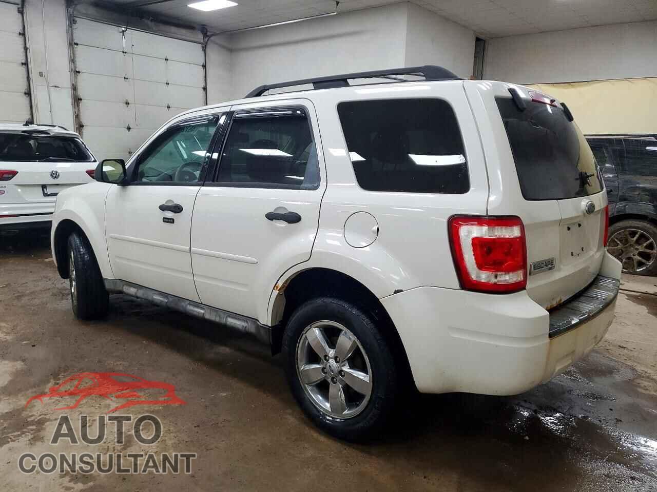 FORD ESCAPE 2009 - 1FMCU03719KC04507