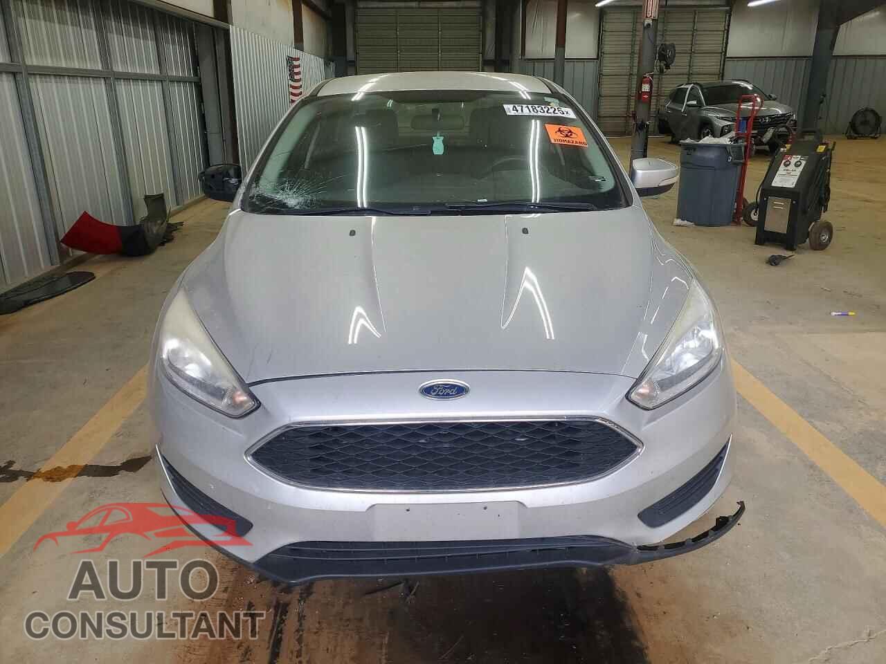 FORD FOCUS 2015 - 1FADP3F23FL374204