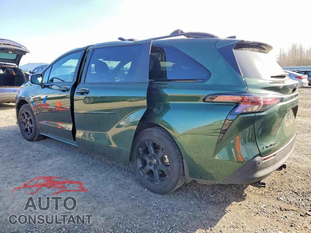 TOYOTA SIENNA 2025 - 5TDCSKFC2SS166475