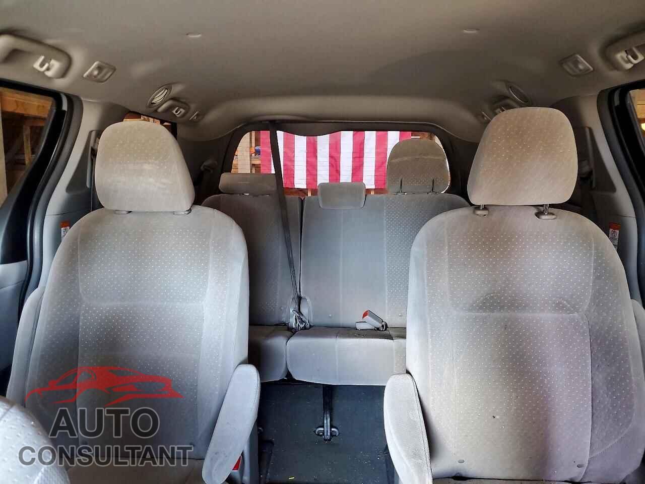 TOYOTA SIENNA 2017 - 5TDJZ3DC2HS174287