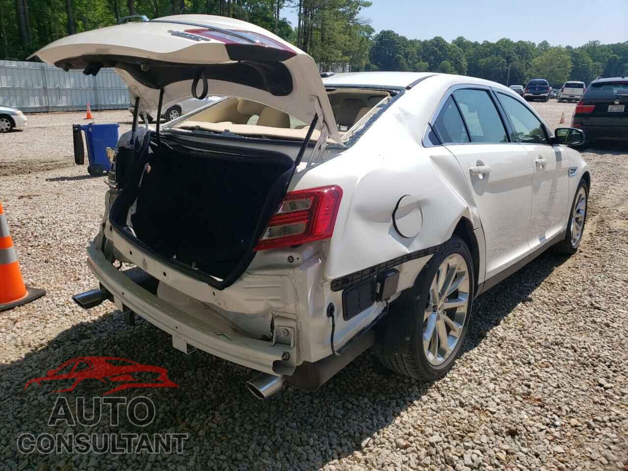 FORD TAURUS 2018 - 1FAHP2F80JG126462