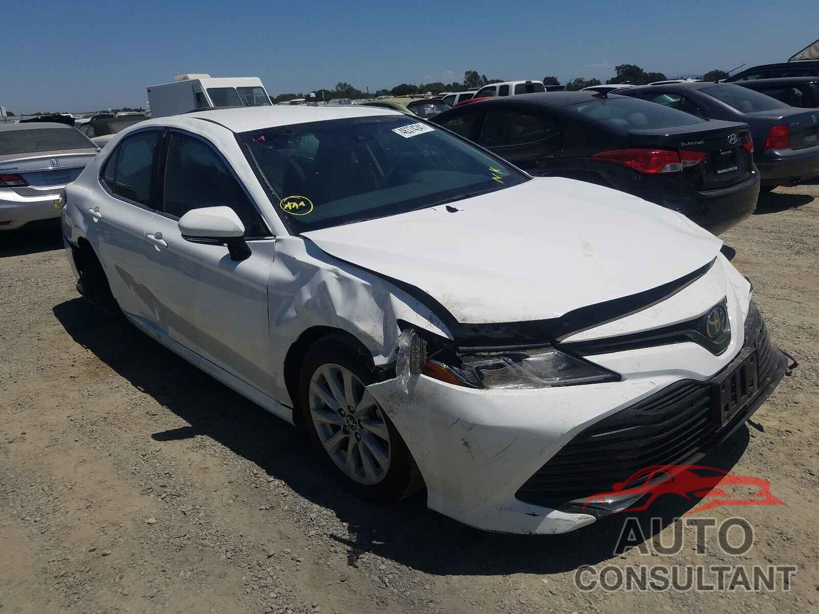 TOYOTA CAMRY 2018 - 4T1B11HK3JU644261