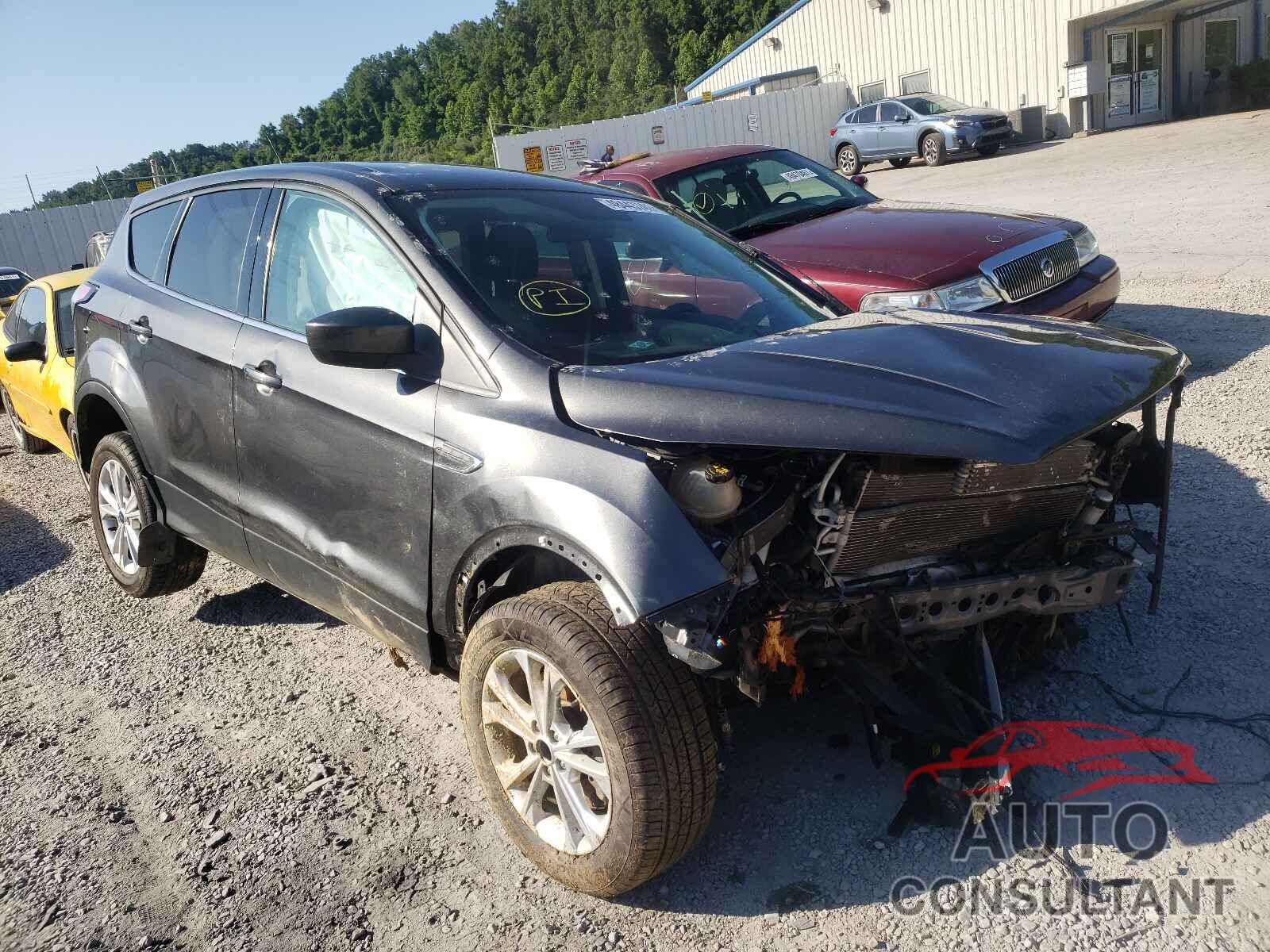FORD ESCAPE 2017 - 1FMCU9GD4HUD30352