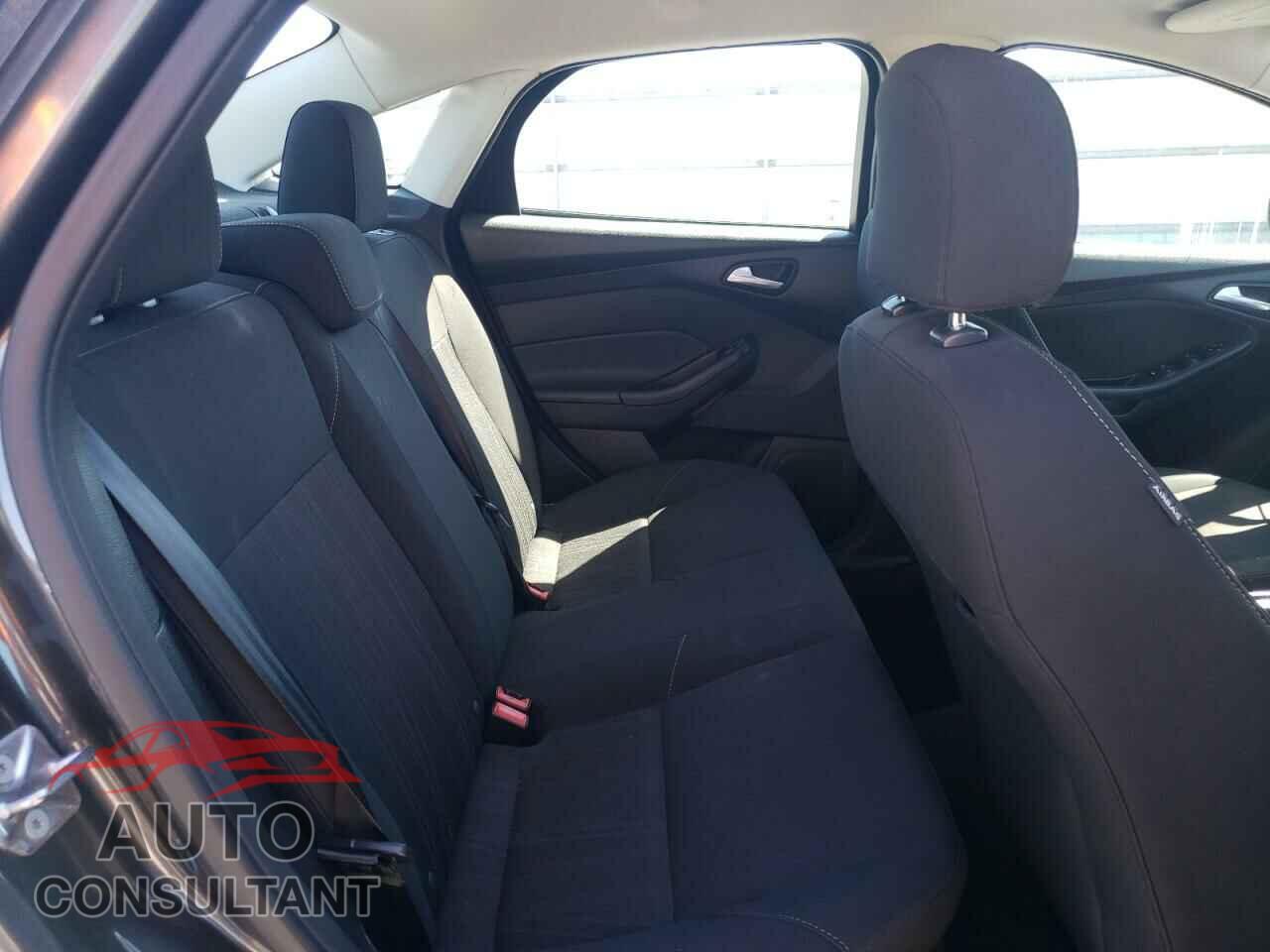 FORD FOCUS 2016 - 1FADP3F28GL261060