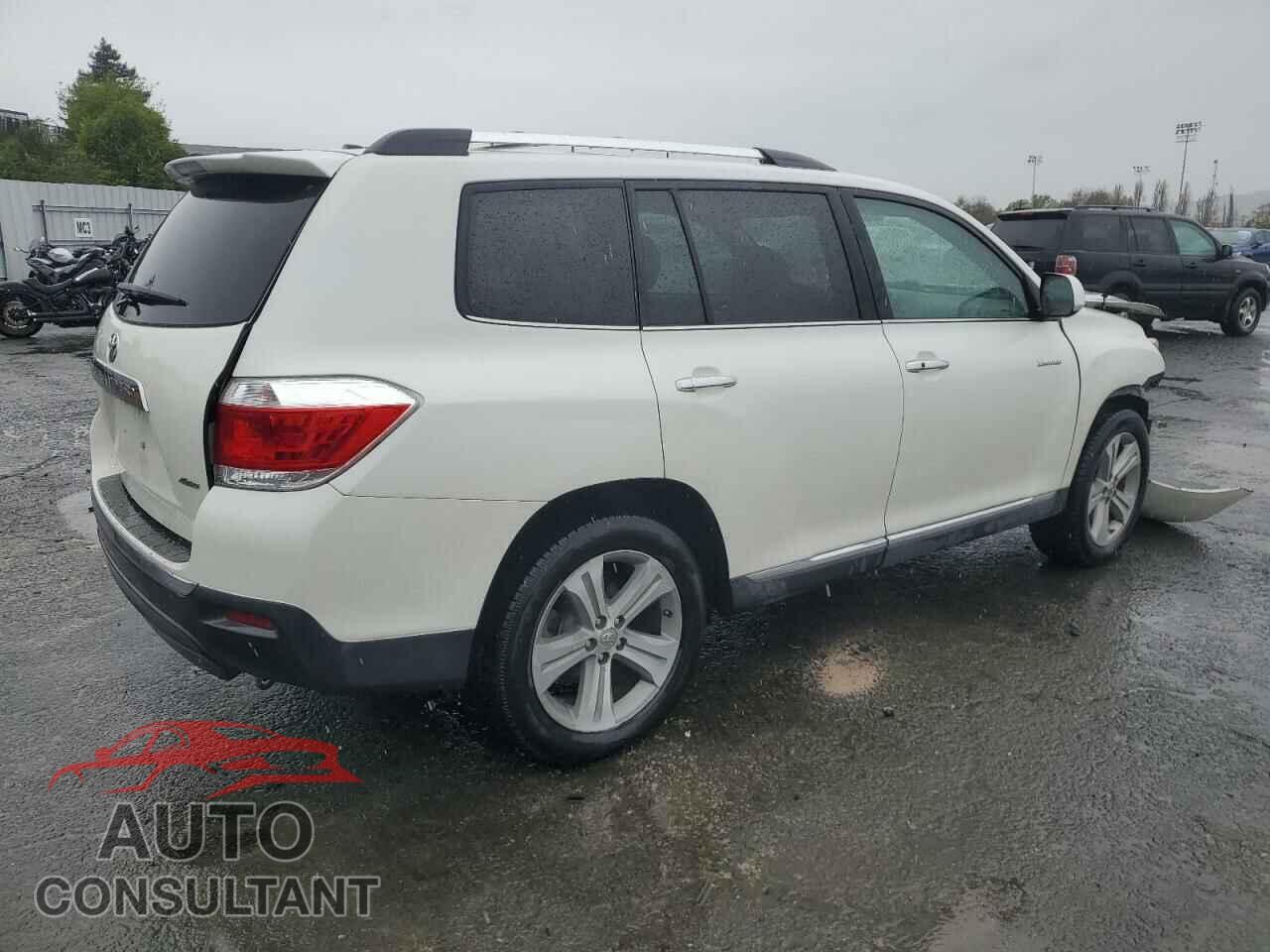 TOYOTA HIGHLANDER 2013 - 5TDDK3EH8DS210666