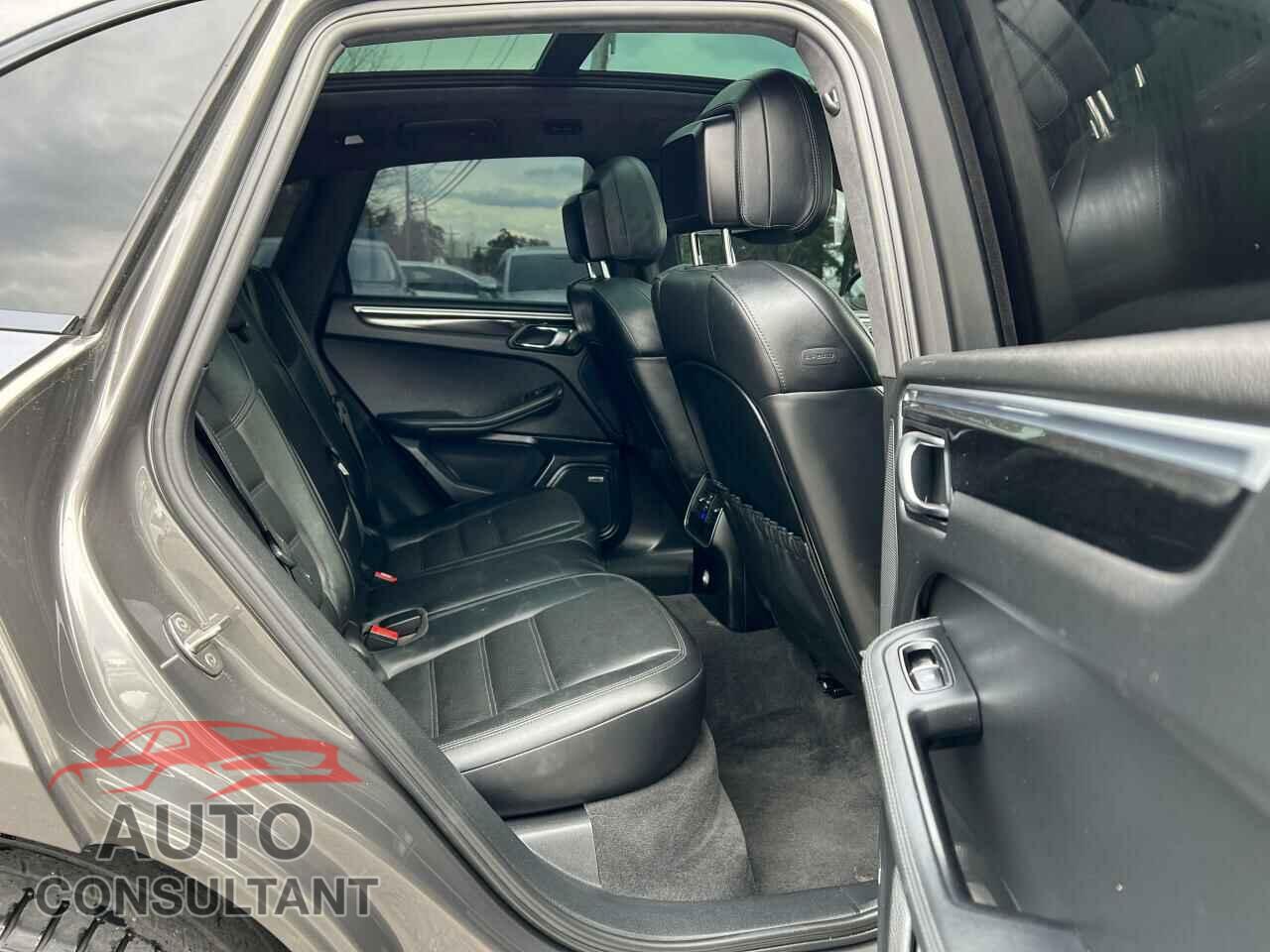 PORSCHE MACAN 2016 - WP1AF2A55GLB92287