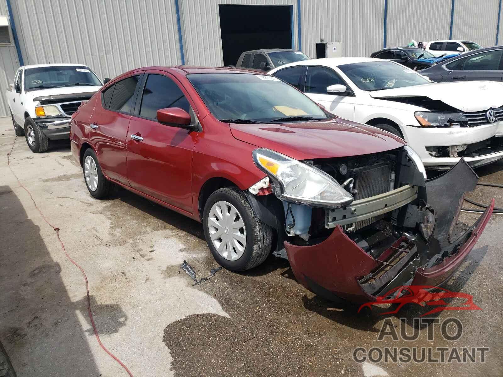 NISSAN VERSA 2018 - 3N1CN7APXJL807409