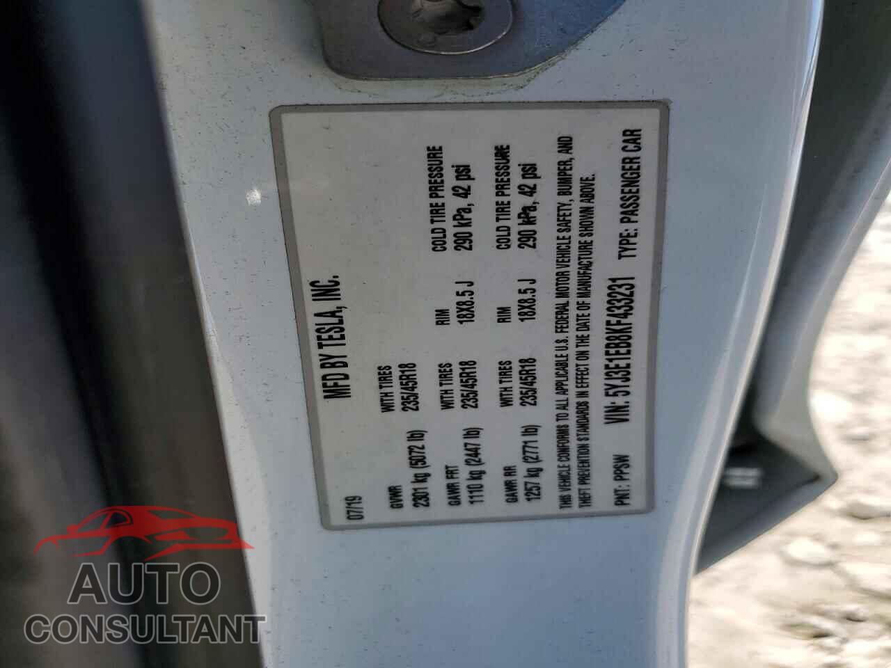 TESLA MODEL 3 2019 - 5YJ3E1EB8KF433231
