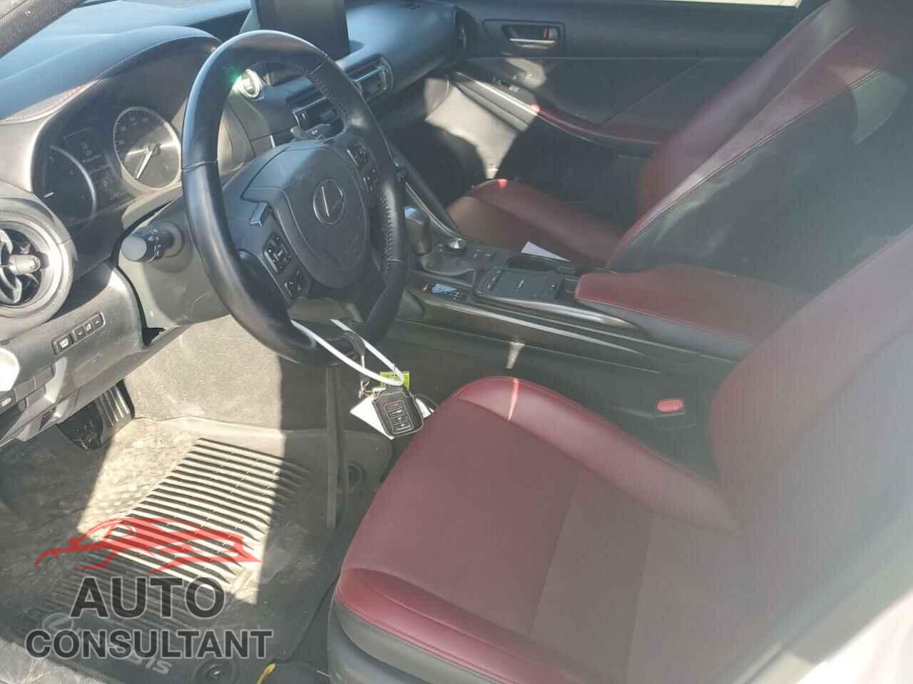 LEXUS IS 2022 - JTHCA1D2XN5120103