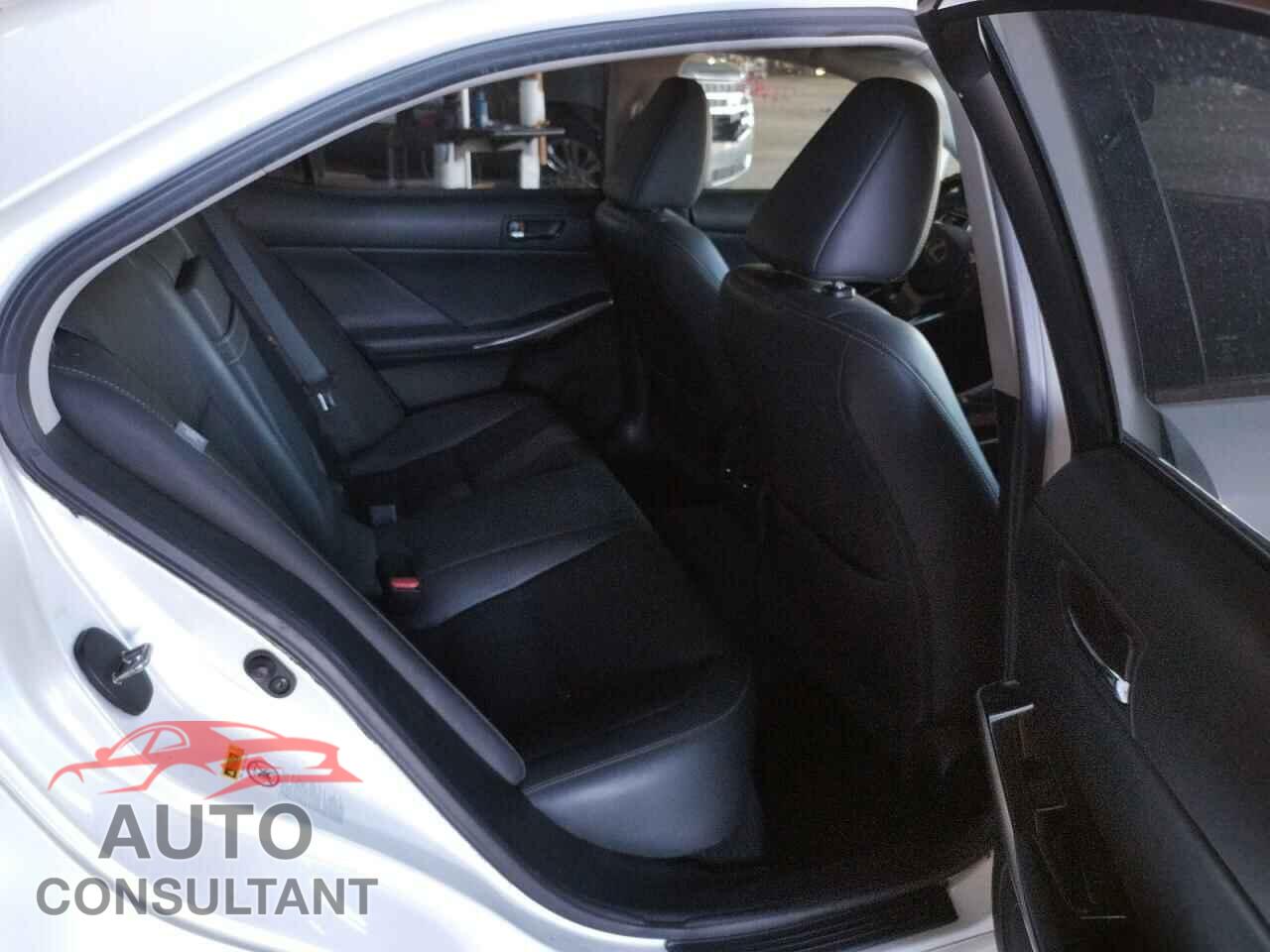 LEXUS IS 2016 - JTHCM1D25G5008111