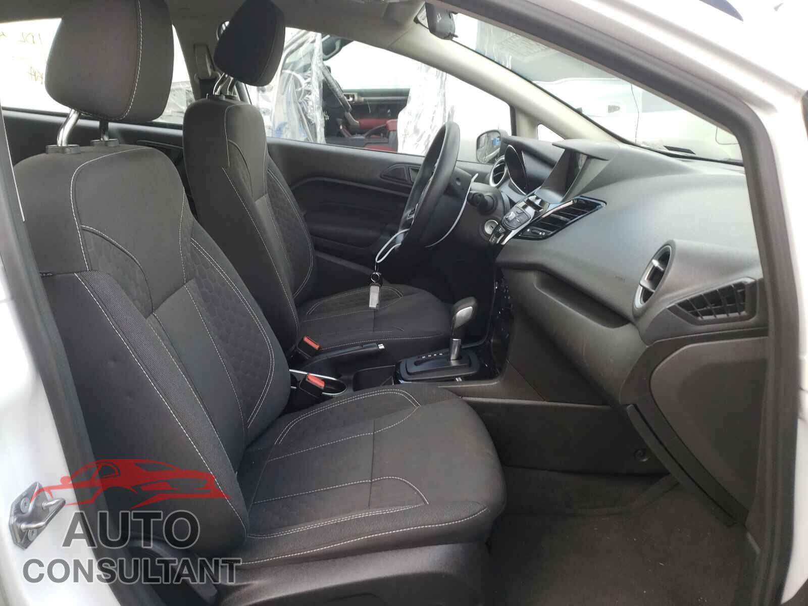 FORD FIESTA 2019 - 3FADP4EJ5KM138905
