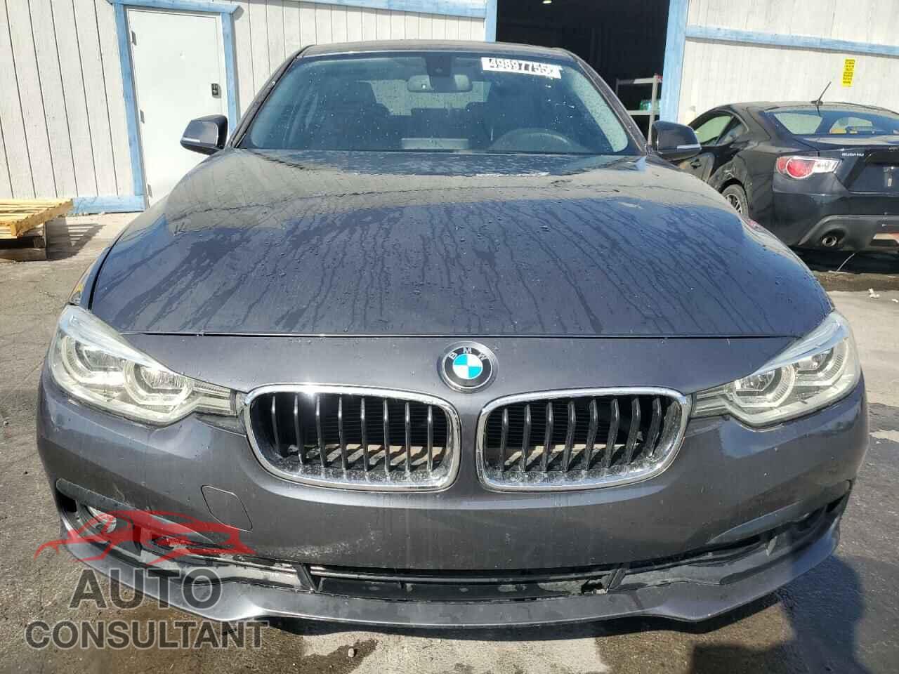 BMW 3 SERIES 2018 - WBA8A3C51JA499876