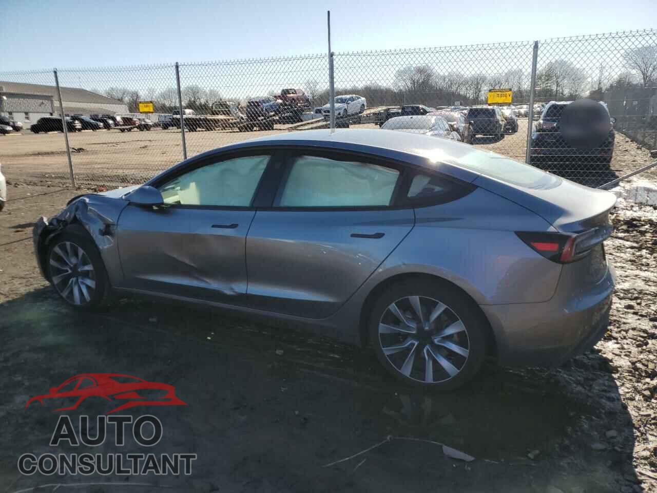 TESLA MODEL 3 2024 - 5YJ3E1EA3RF870703