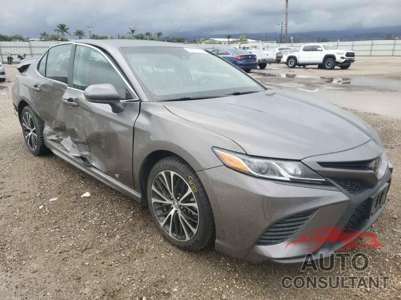 TOYOTA CAMRY 2018 - 4T1B11HK1JU658448