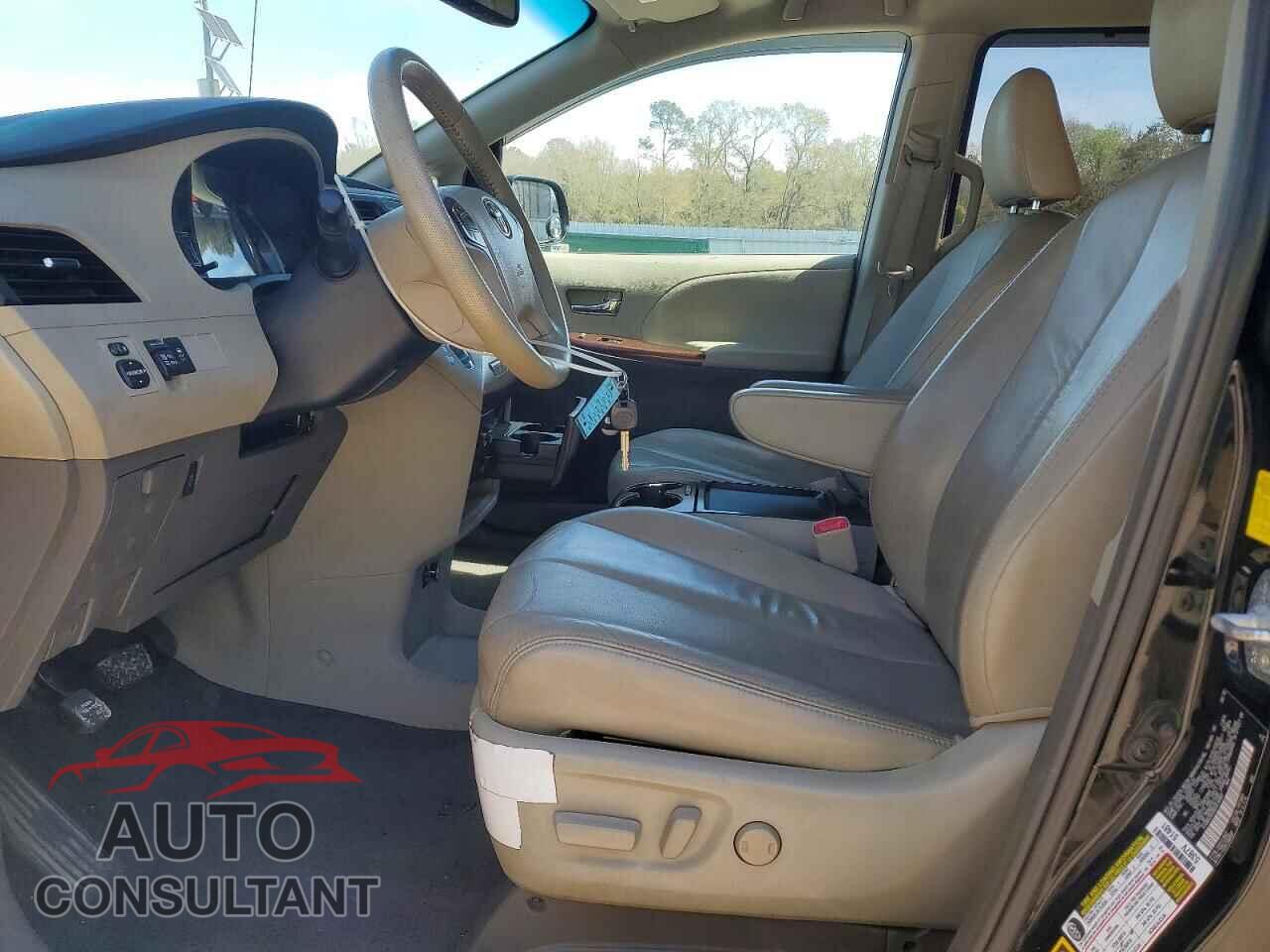 TOYOTA SIENNA 2011 - 5TDDK3DC6BS010887
