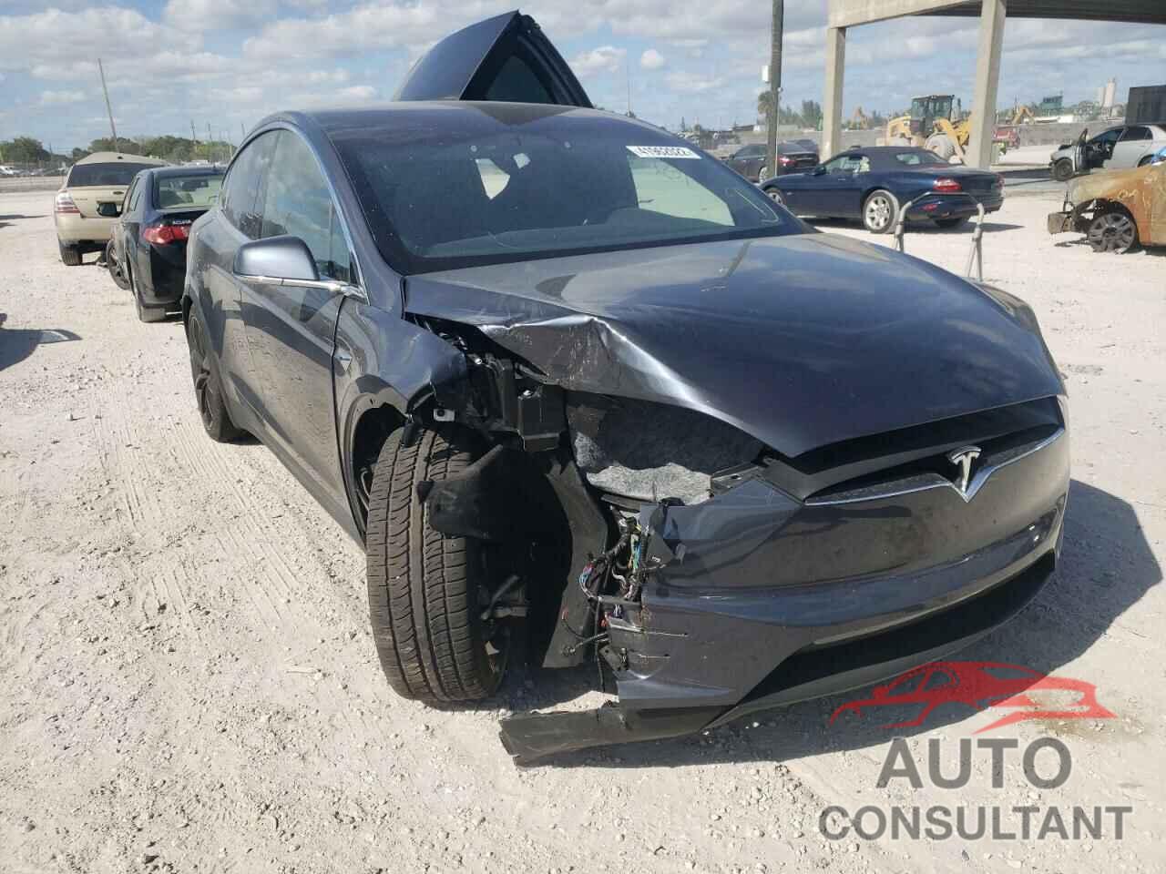 TESLA MODEL X 2017 - 5YJXCBE45HF077876