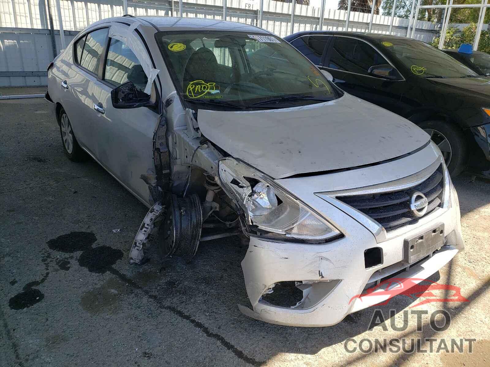 NISSAN VERSA 2018 - 3N1CN7AP6JK438263