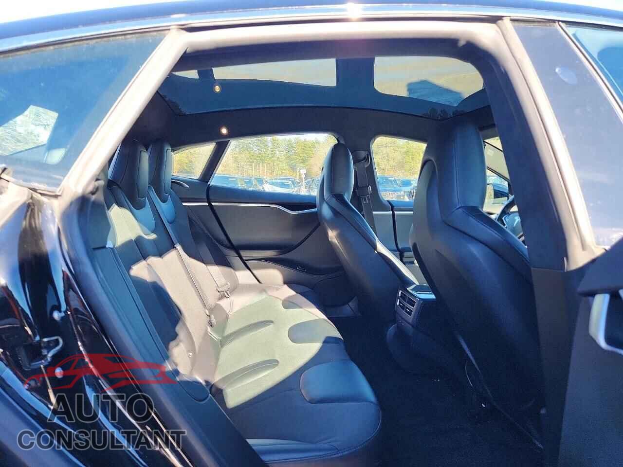 TESLA MODEL S 2017 - 5YJSA1E17HF177834