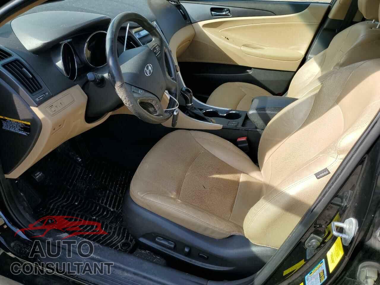 HYUNDAI SONATA 2012 - KMHEC4A41CA033458