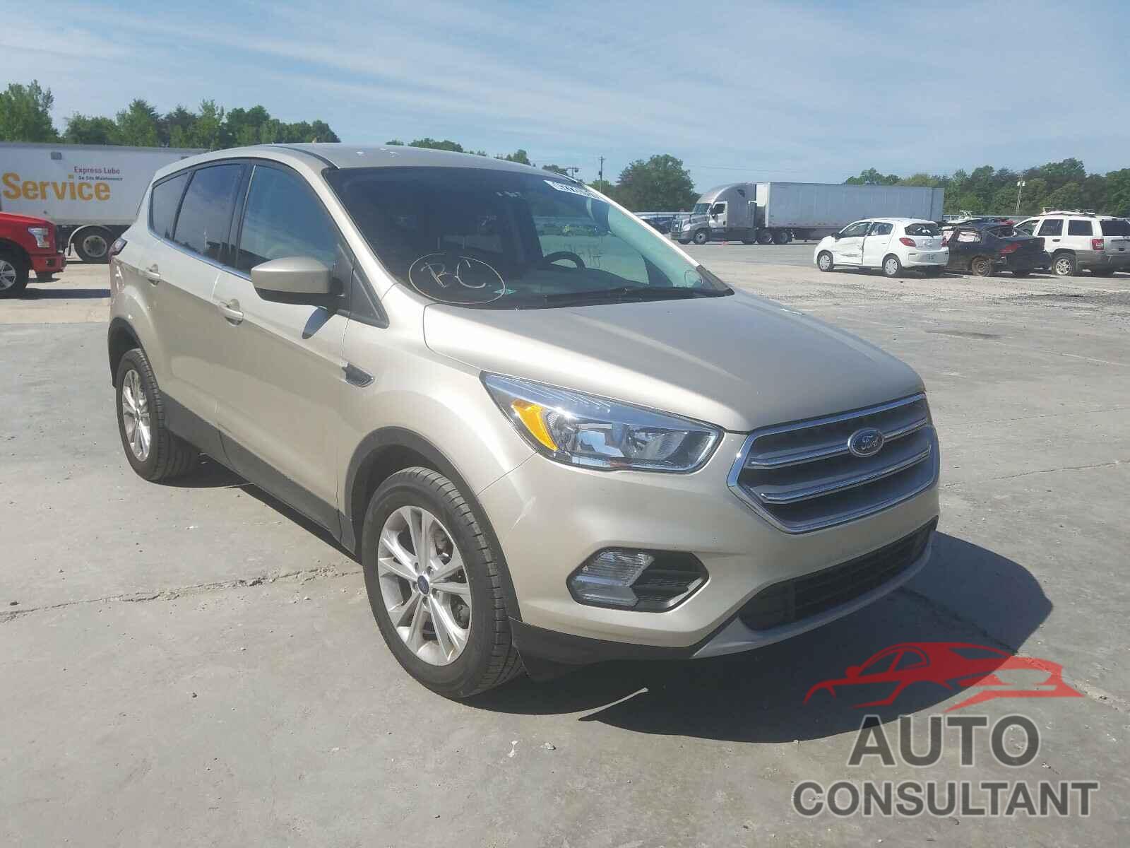 FORD ESCAPE 2017 - 1FMCU0GD4HUC35415