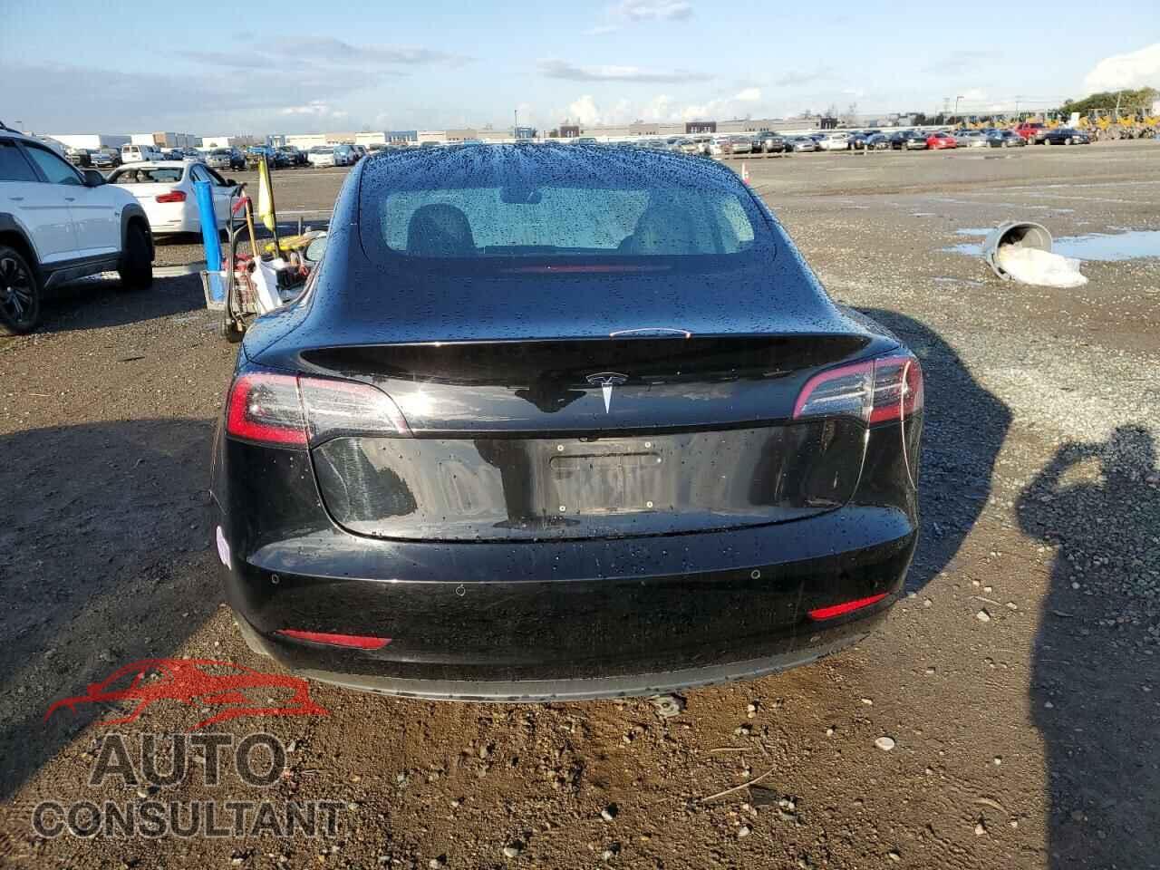 TESLA MODEL 3 2018 - 5YJ3E1EB7JF067275