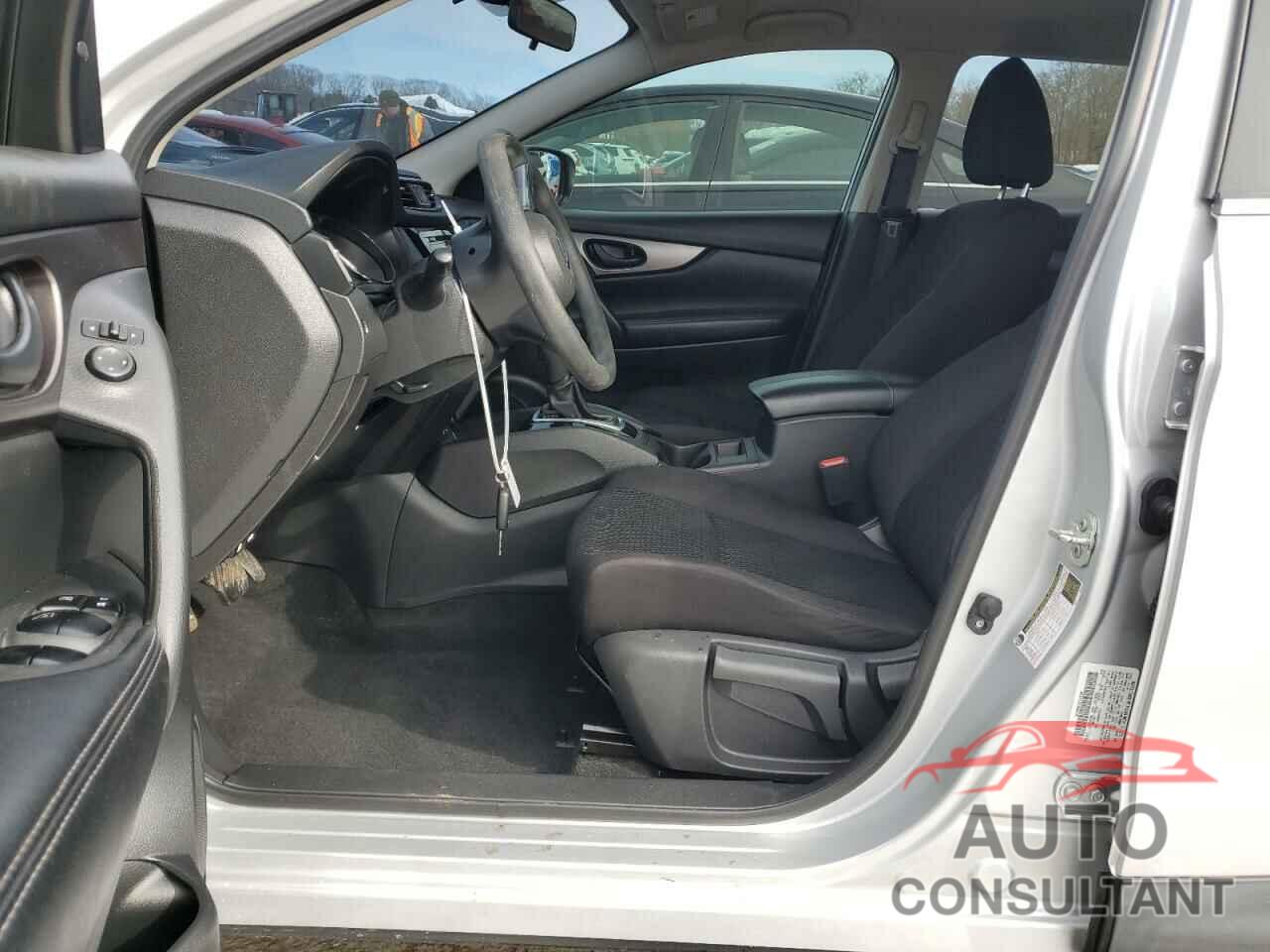 NISSAN ROGUE 2018 - JN1BJ1CR5JW282451