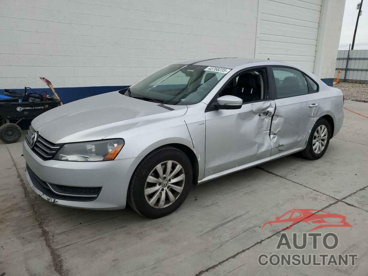 VOLKSWAGEN PASSAT 2013 - 1VWAH7A3XDC142792